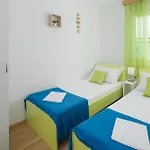 بيت للعطل Pet Friendly In Tinjan