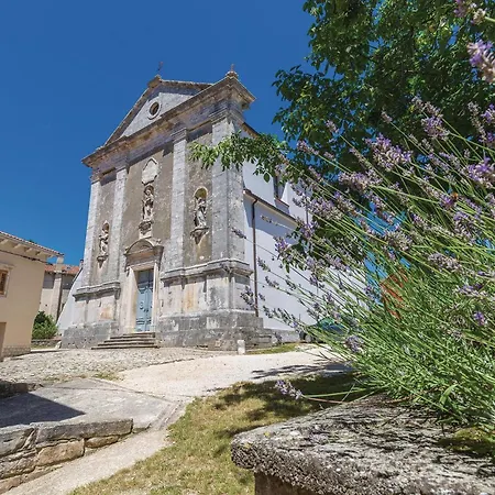 Awesome In Casa de Férias Tinjan