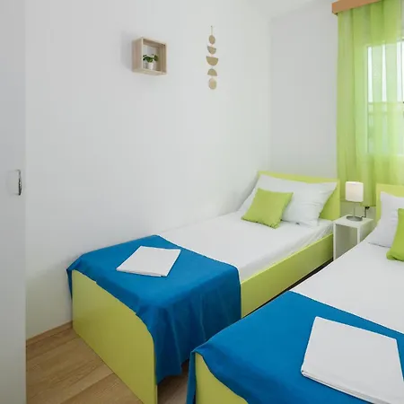 Ferienhaus Pet Friendly In Tinjan