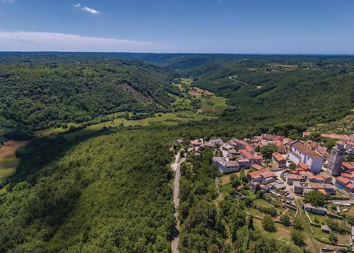 Vikendica Awesome In Tinjan