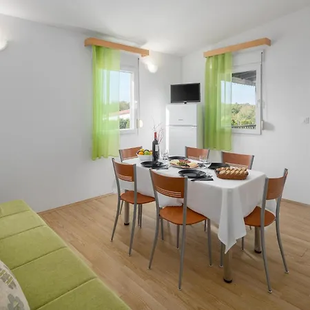 Pet Friendly In Tinjan